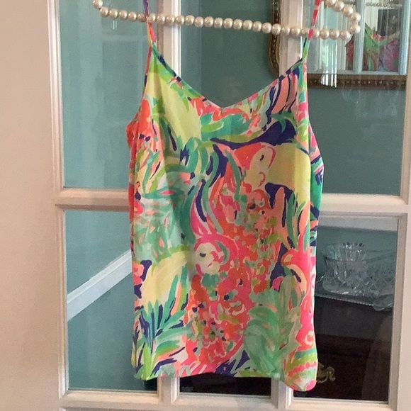 Lilly Pulitzer Tops - 100% silk Lily Pulitzer top… Size XS